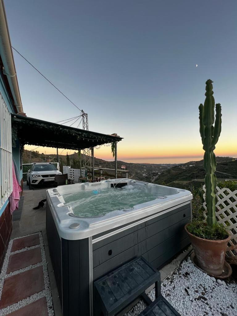 Casa Rural Malaga Monkey Love Con Jacuzzi Iznate 외부 사진